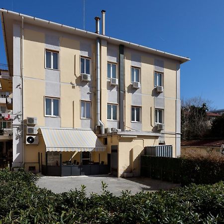 Parking Hotel Giardino Livorno Ngoại thất bức ảnh
