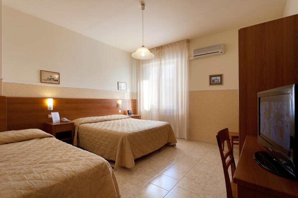 Parking Hotel Giardino Livorno Phòng bức ảnh