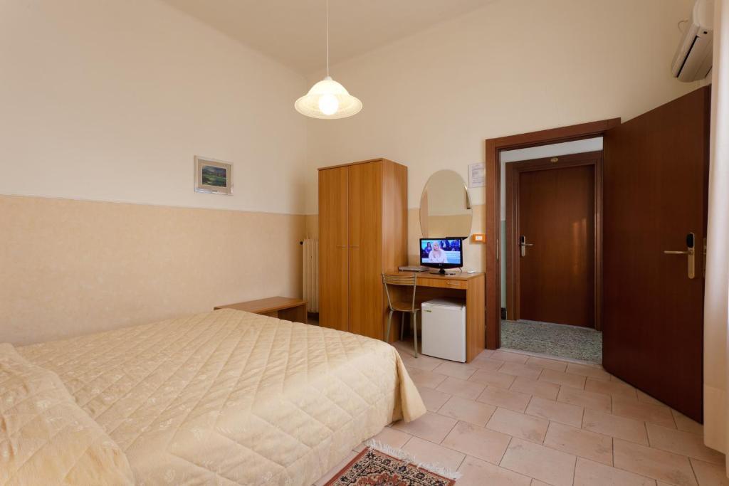 Parking Hotel Giardino Livorno Phòng bức ảnh
