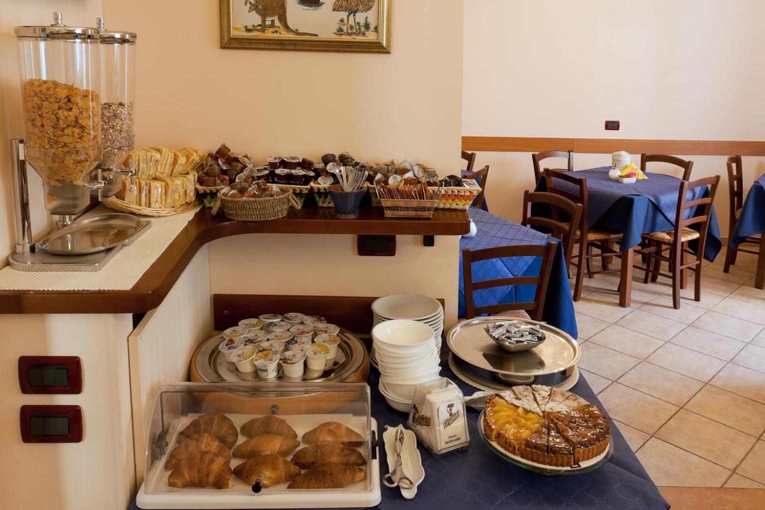 Parking Hotel Giardino Livorno Ngoại thất bức ảnh