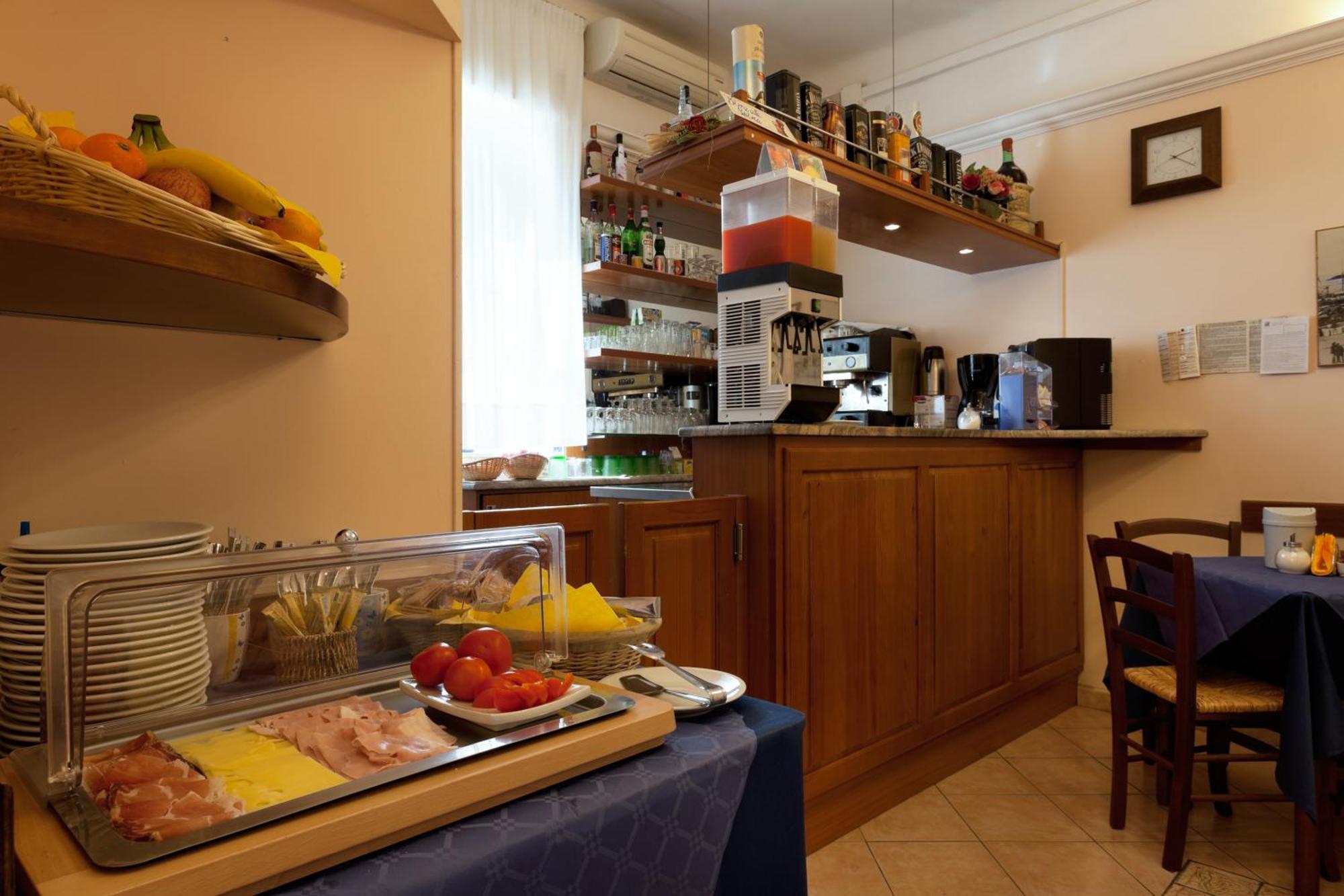 Parking Hotel Giardino Livorno Ngoại thất bức ảnh