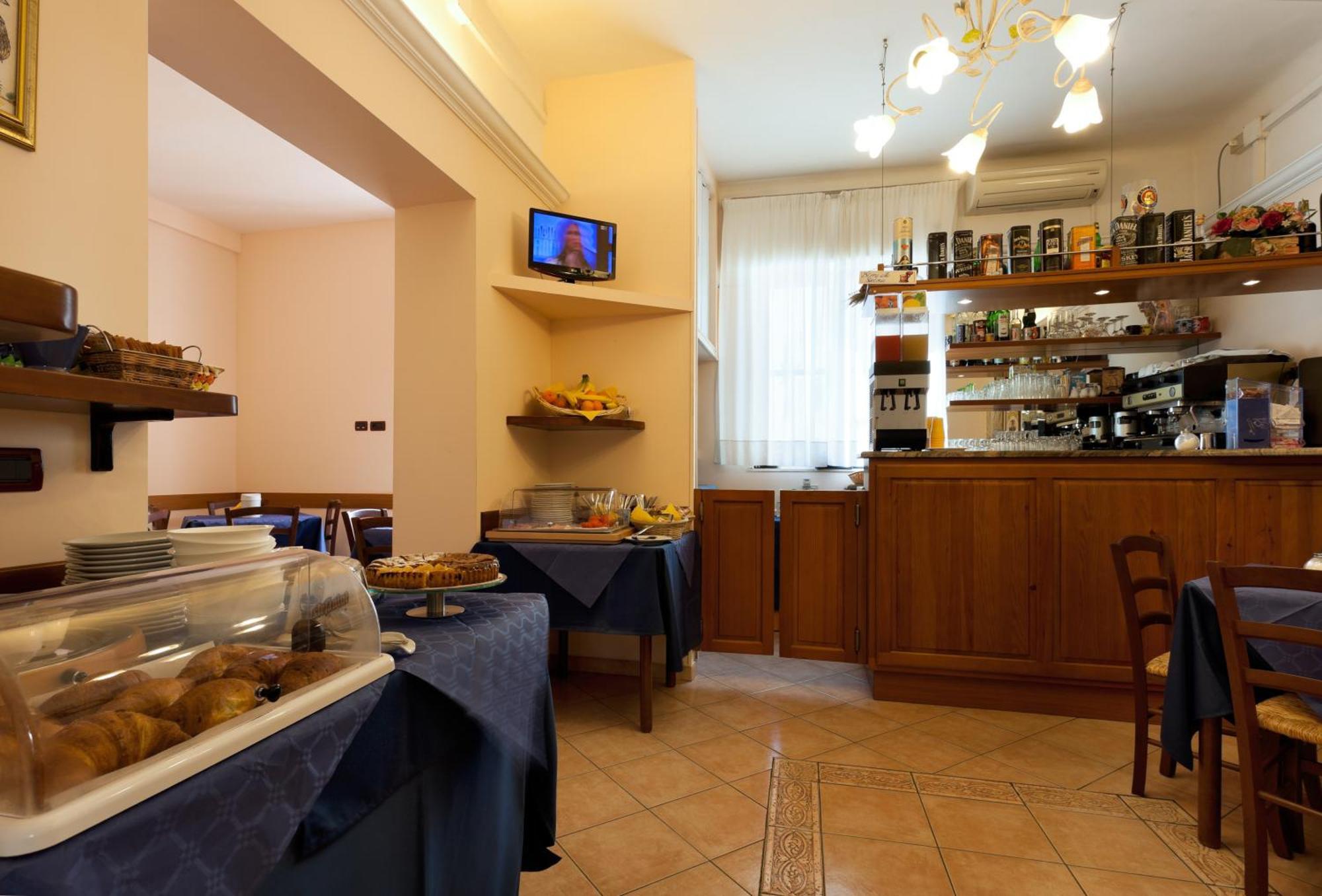 Parking Hotel Giardino Livorno Ngoại thất bức ảnh