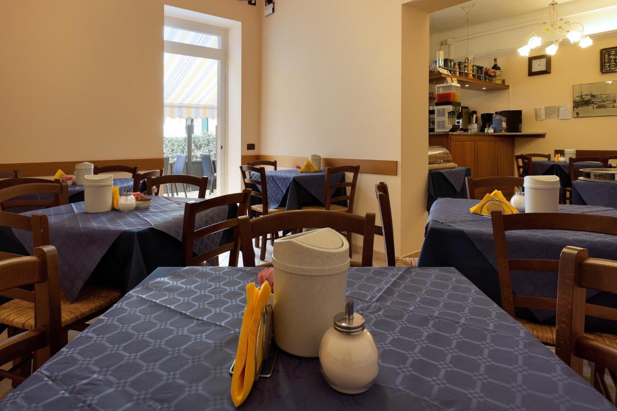 Parking Hotel Giardino Livorno Ngoại thất bức ảnh